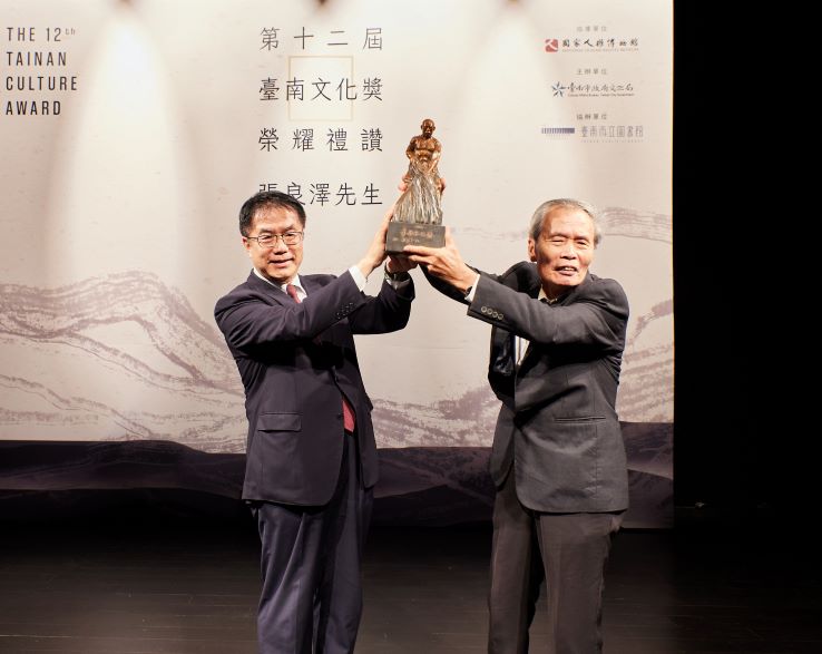 第十二屆得獎人-張良澤先生照片